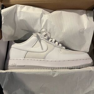 AIR FORCE 1 ‘07 LV8